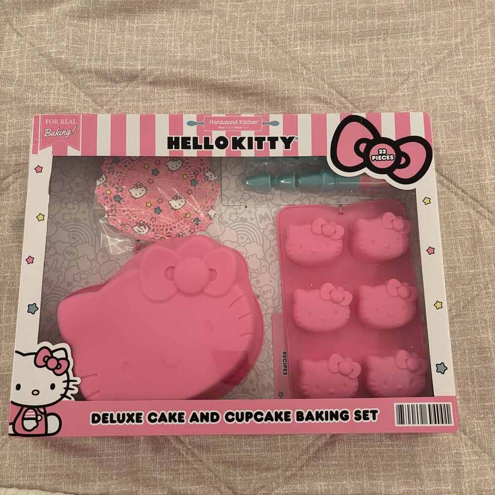 Handstand Kitchen Hello Kitty Deluxe Cake and Cupcake Baking Set 23-Piece New